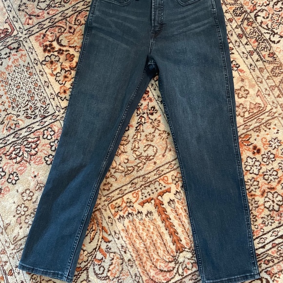 Never worn-  size 6R/27 - GAP high rise cigarette jeans - Picture 5 of 6